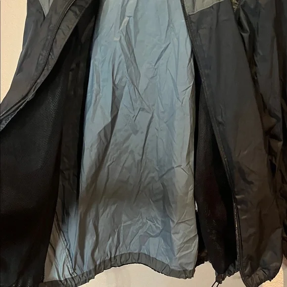 Columbia Men’s Packable Rain Jacket OmniShield Size XL black and gray - Picture 10 of 11